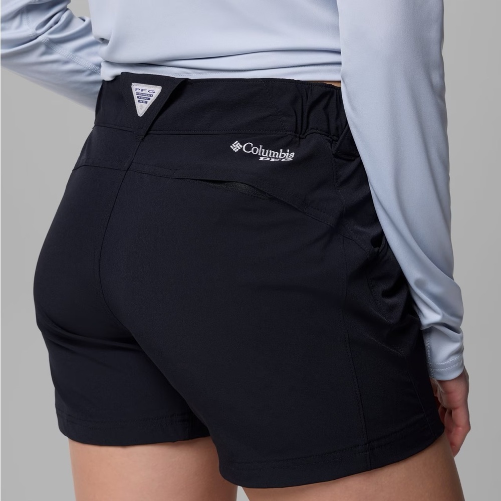 Columbia Black Coral Point ll Shorts | L - Picture 2 of 9